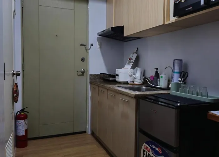Apartment Newly Renovated - Vintage Vibes - Modern Comfort Unit In Makati, Ph Manila